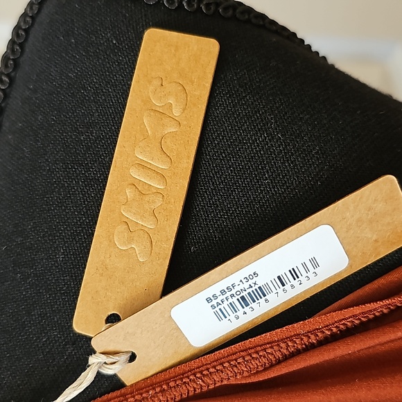 1319. NWT SKIMS MockNeck Bodysuit - Picture 8 of 10